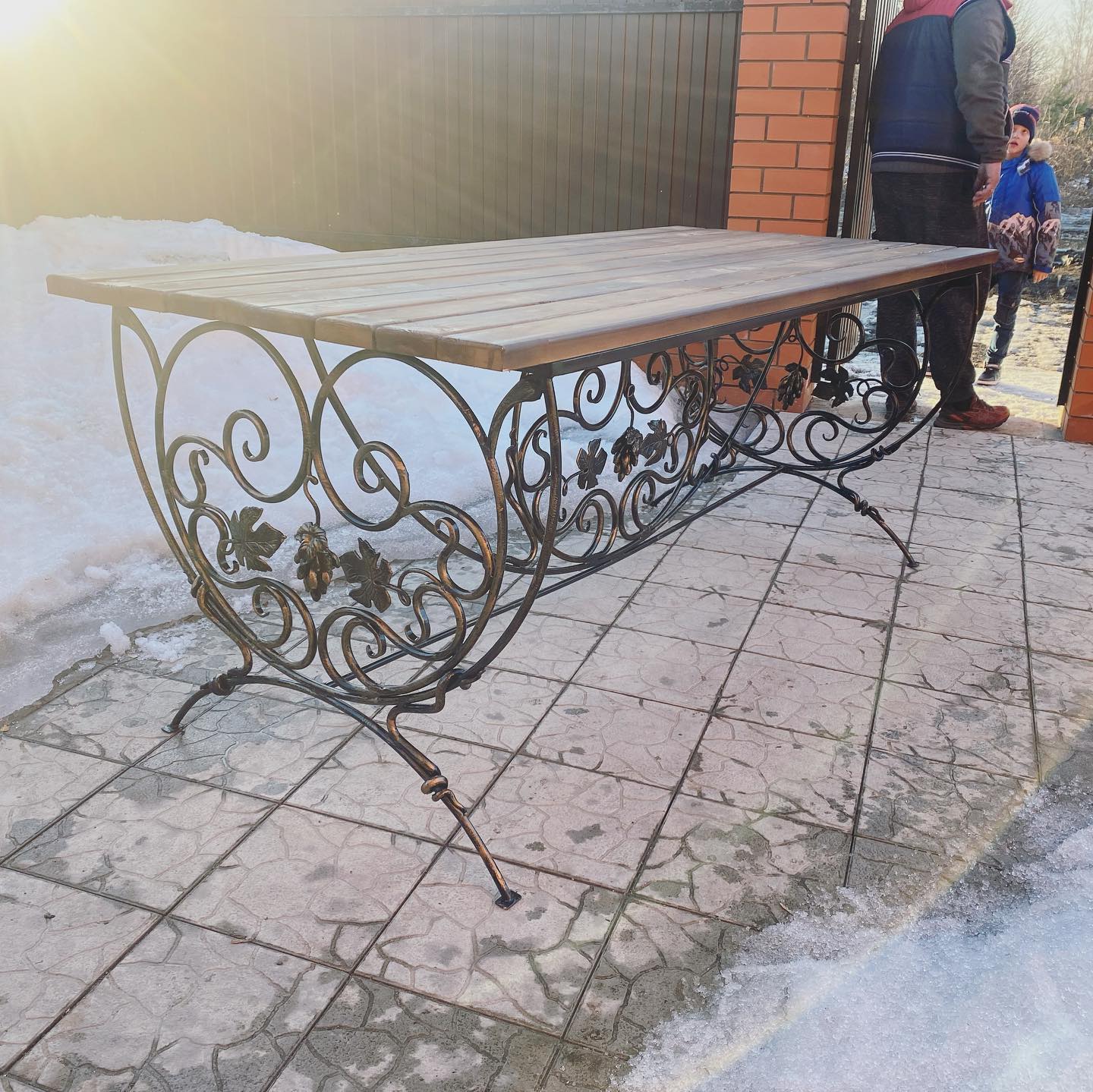 Какие металлические декоративные панели уместны в интерьере и на фасаде дома в Кубинке